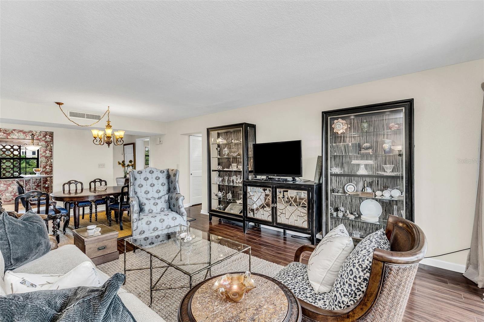 102 S INTERLACHEN AVE #510