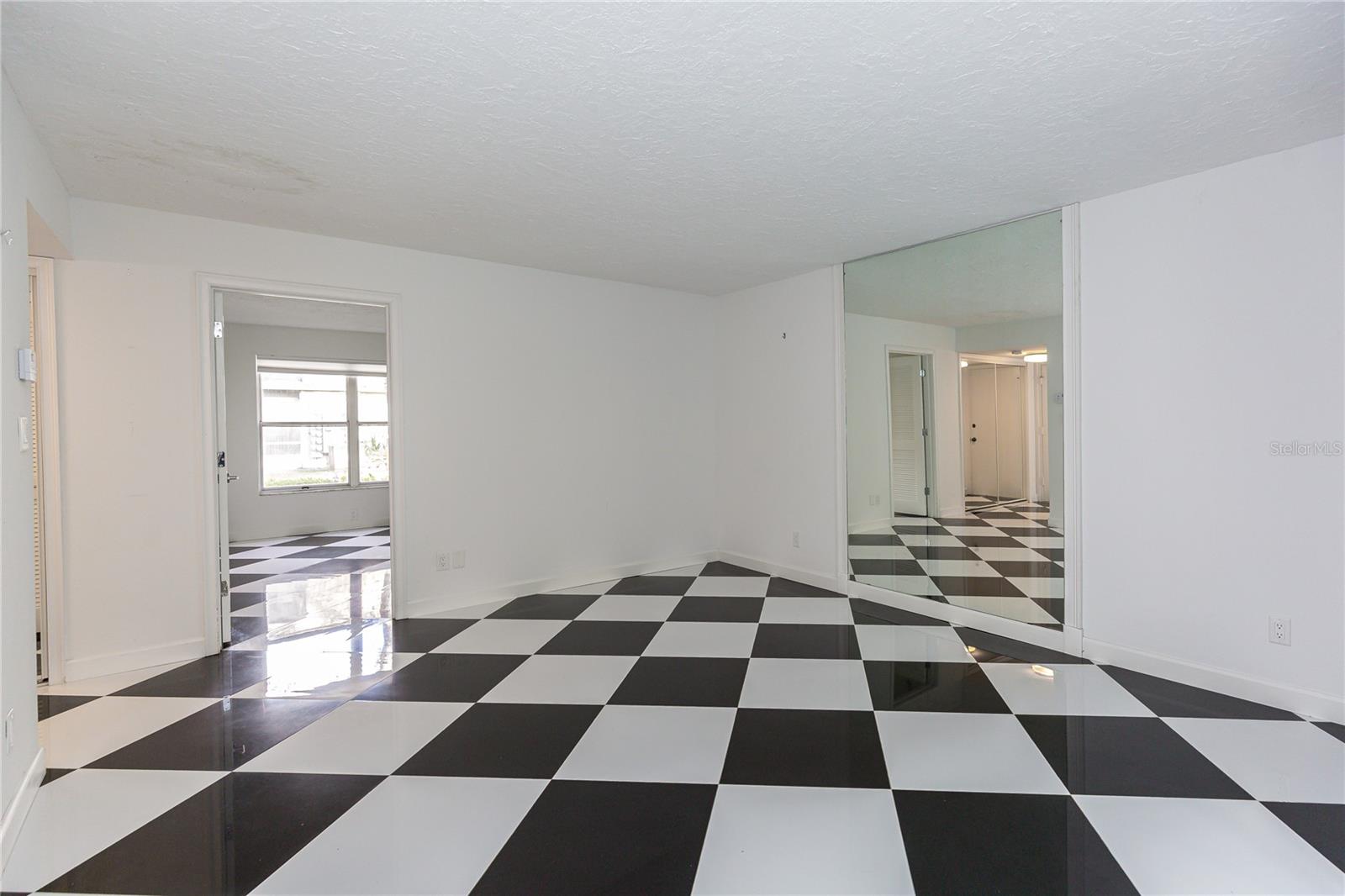 200 SAINT ANDREWS BLVD #609
