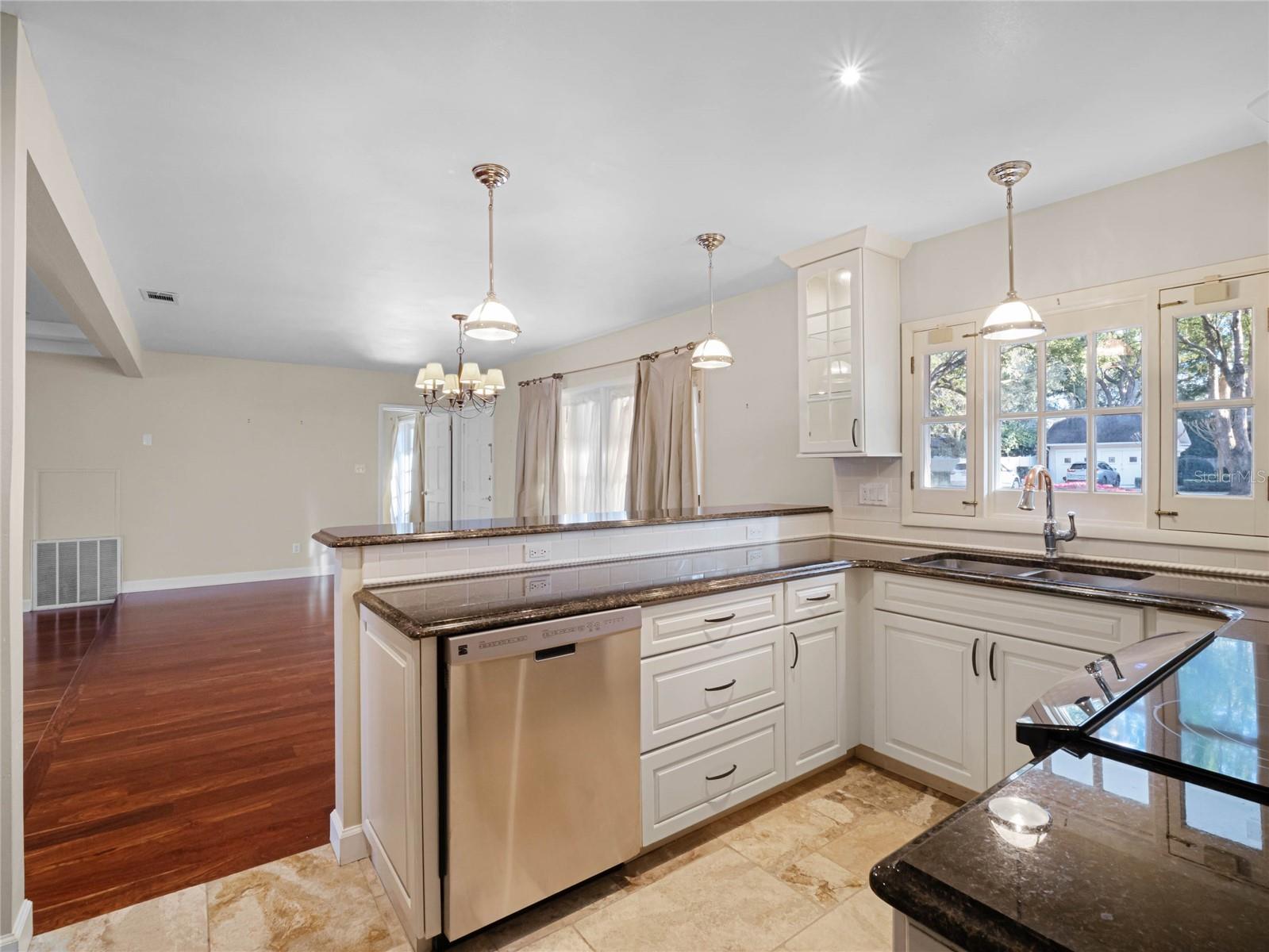 151 STIRLING AVE