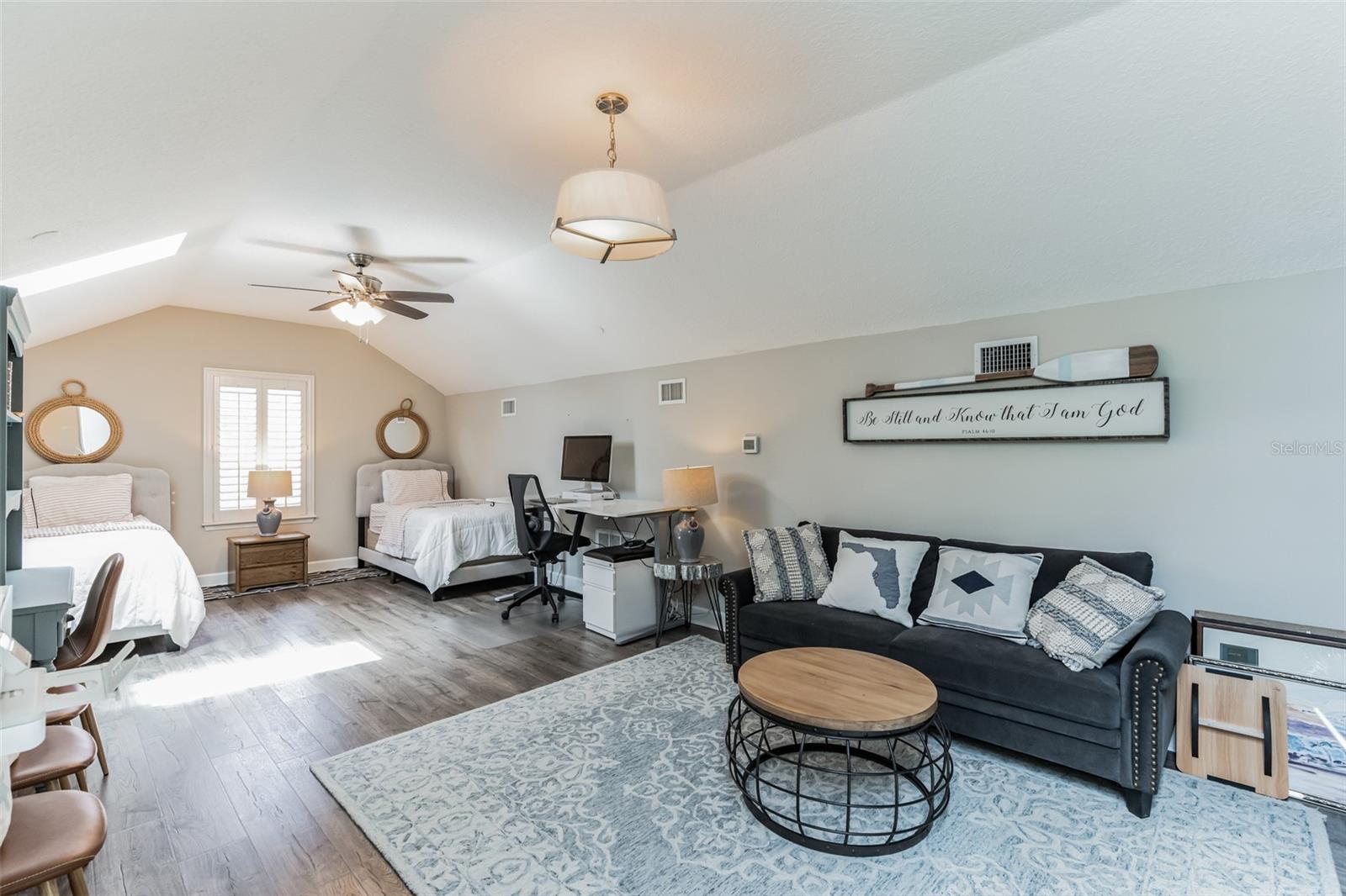 146 STONE HILL DR