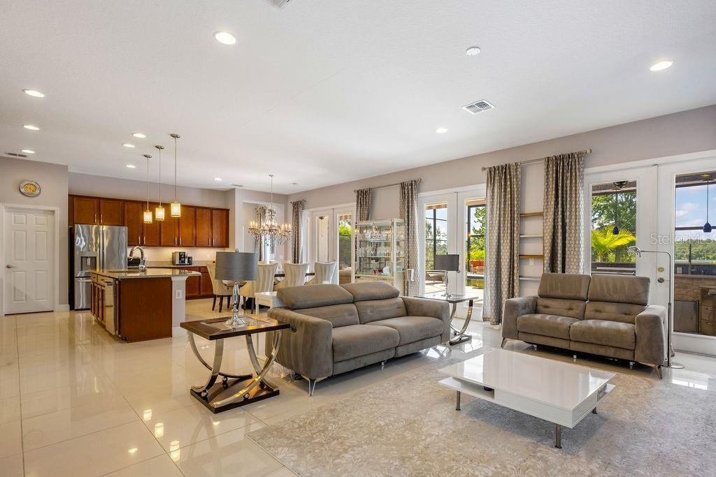9399 TRINANA CIR