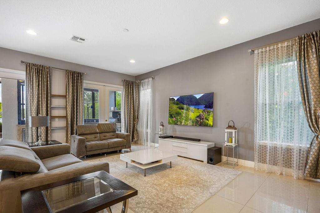 9399 TRINANA CIR