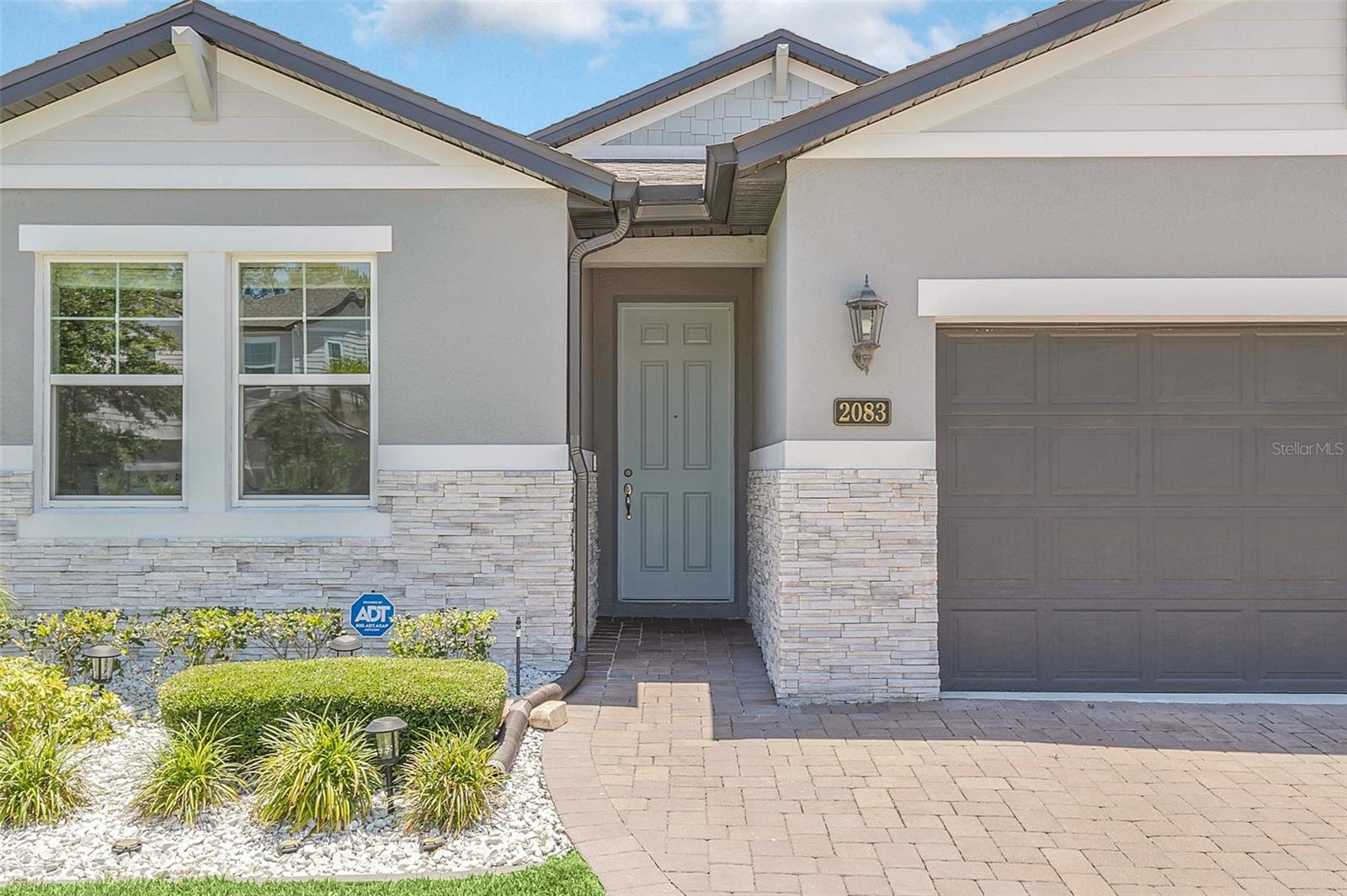 2083 LAURELWOOD WAY