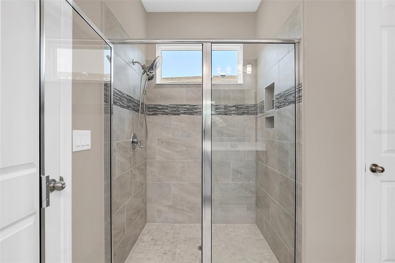 2083 LAURELWOOD WAY