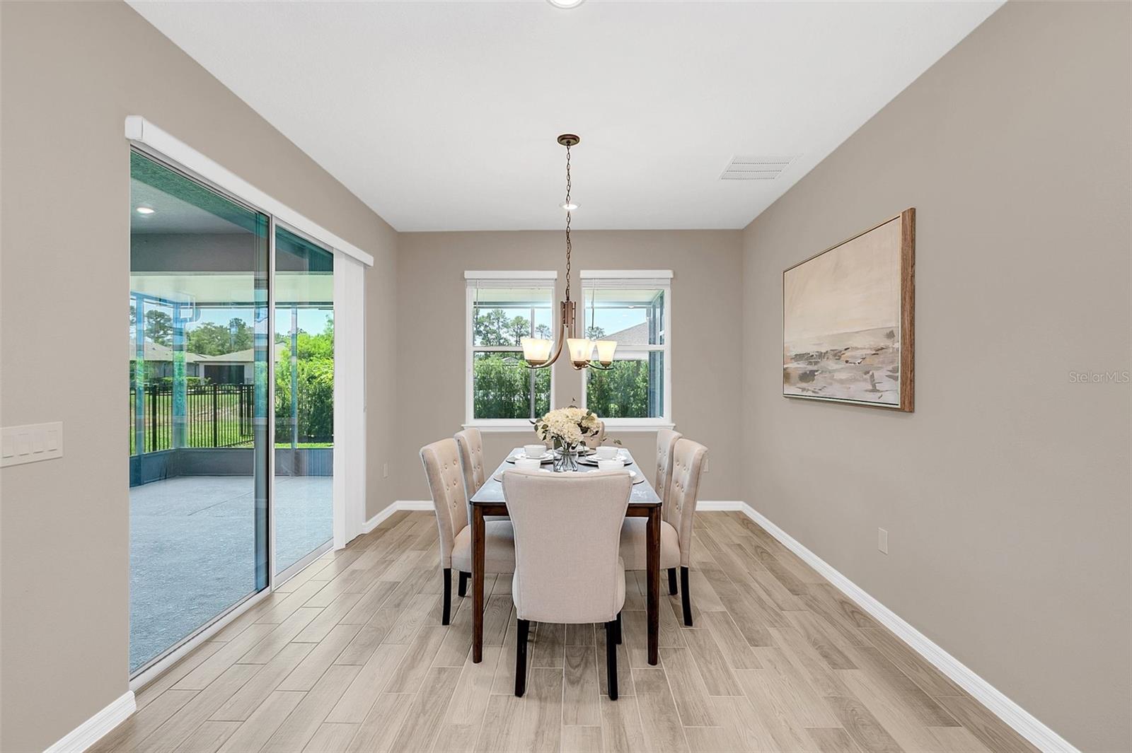 2083 LAURELWOOD WAY