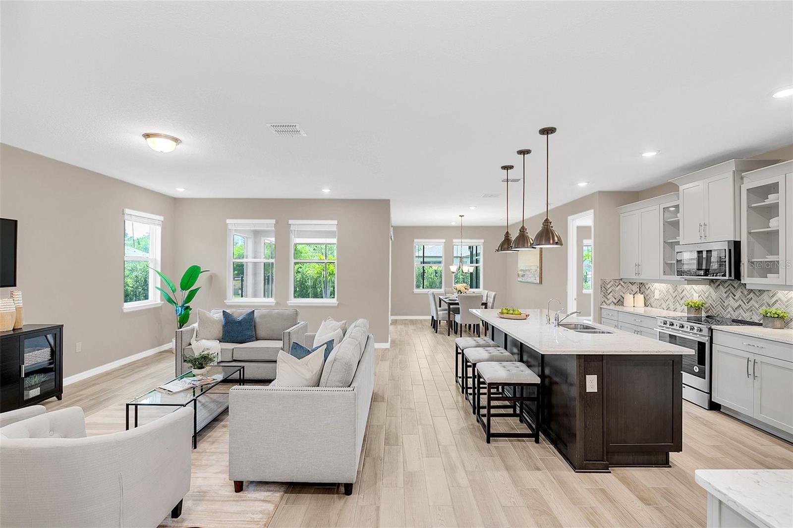 2083 LAURELWOOD WAY