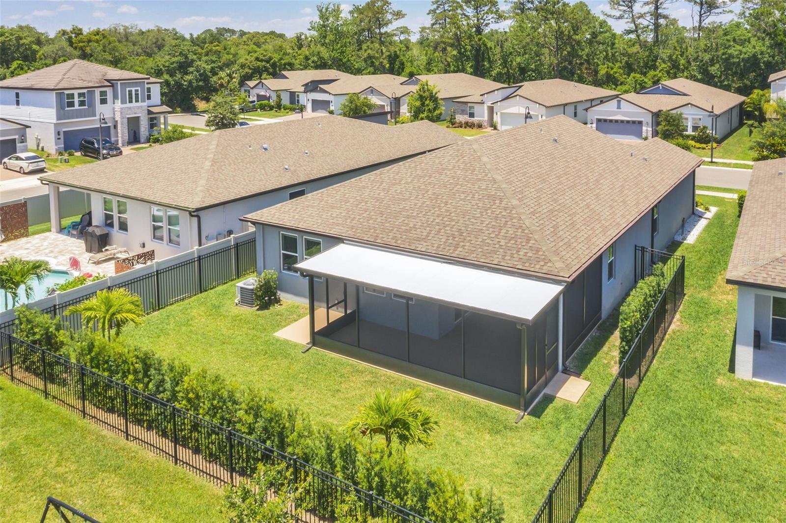 2083 LAURELWOOD WAY