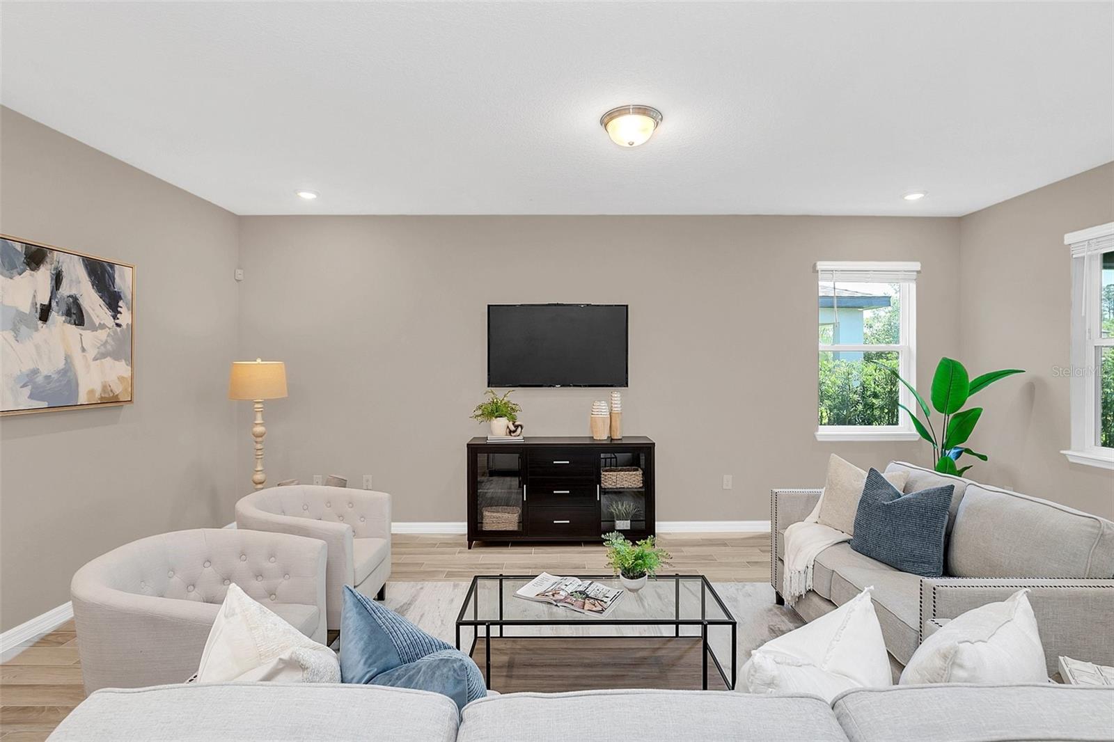 2083 LAURELWOOD WAY