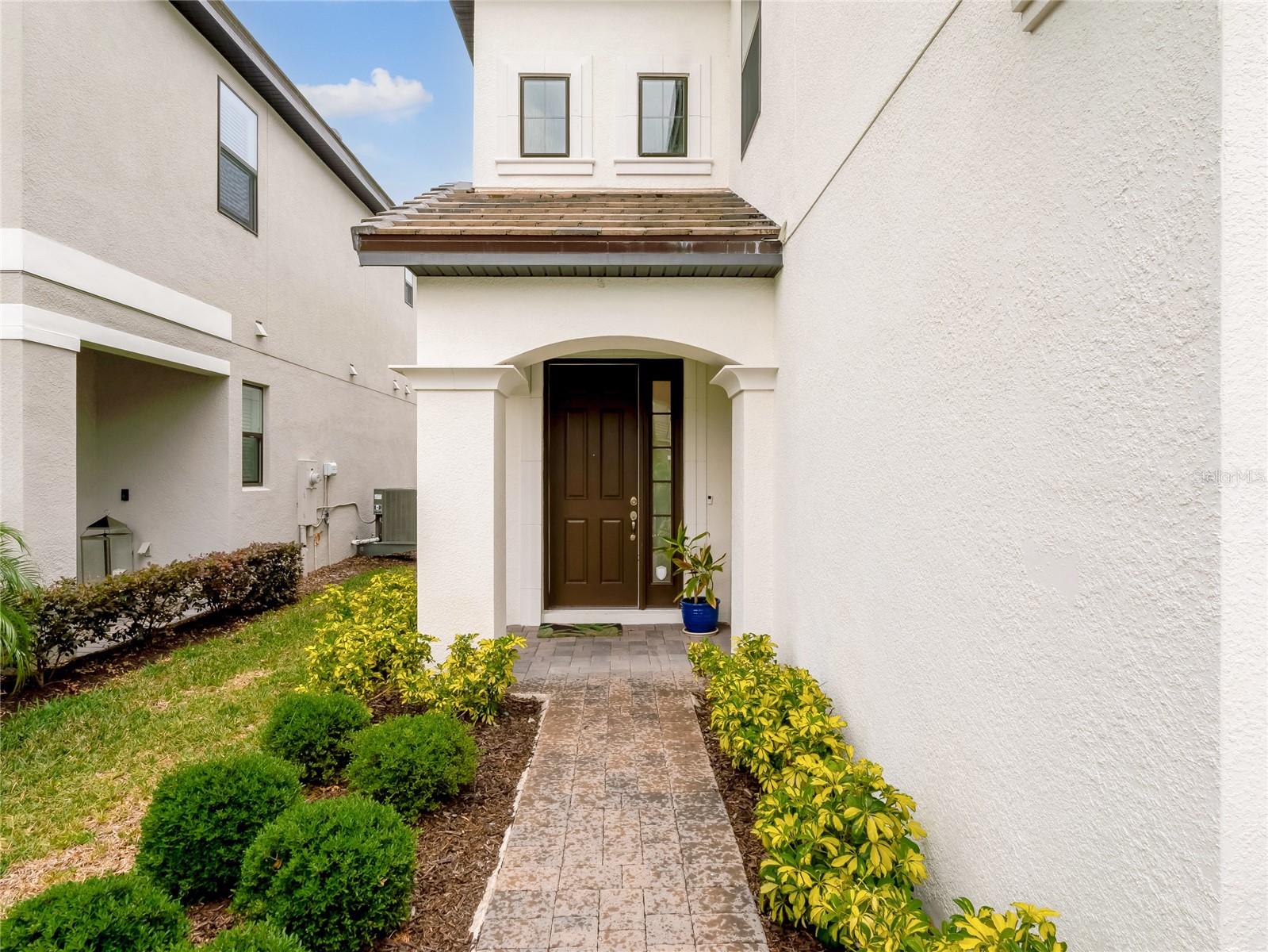 1360 BLUE STEM LN