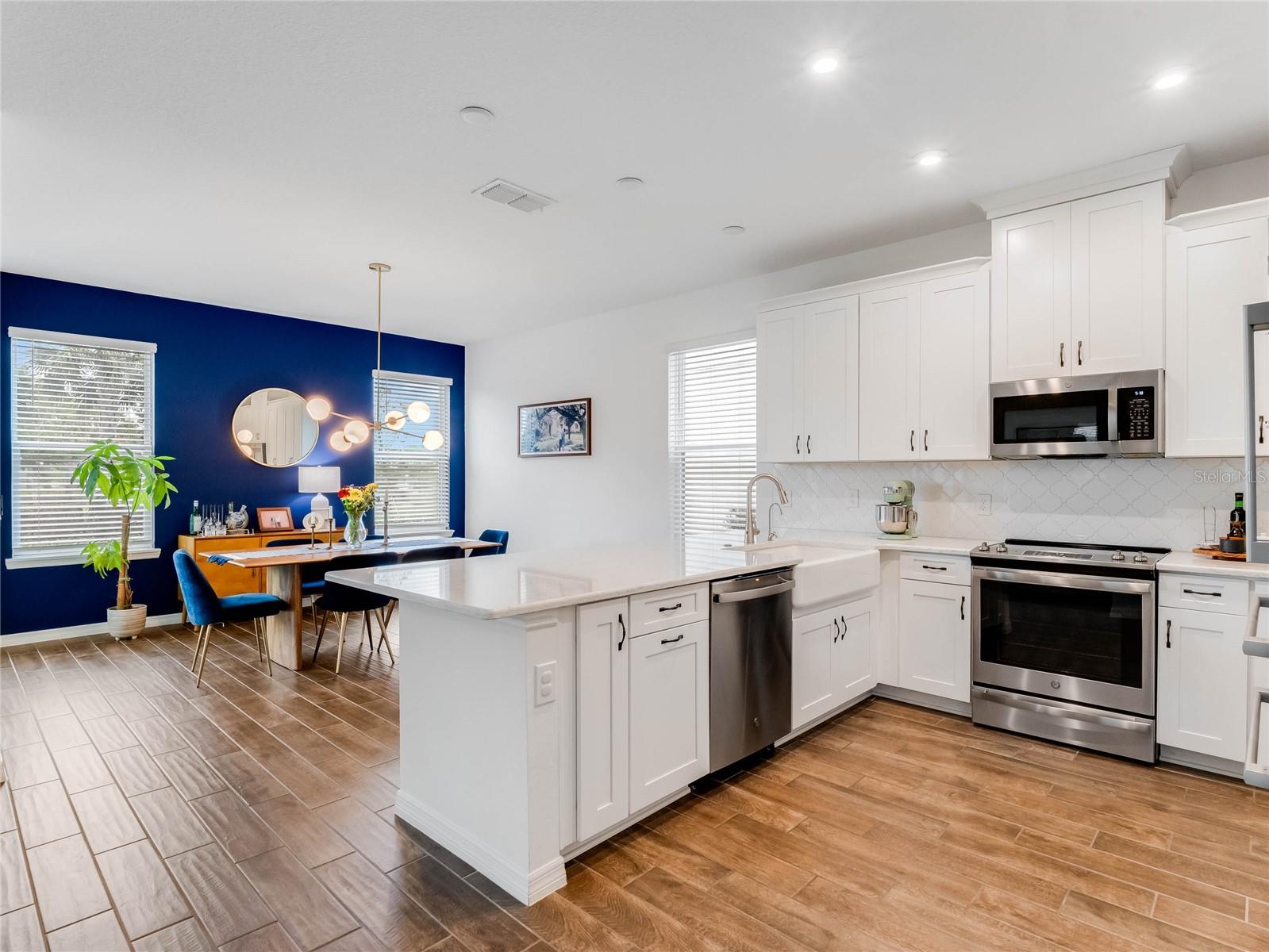 1360 BLUE STEM LN