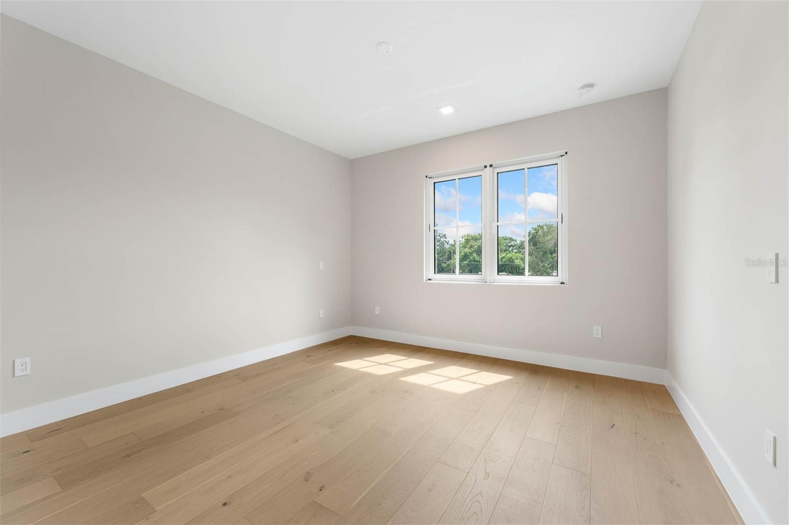 4 E SPRUCE STREET