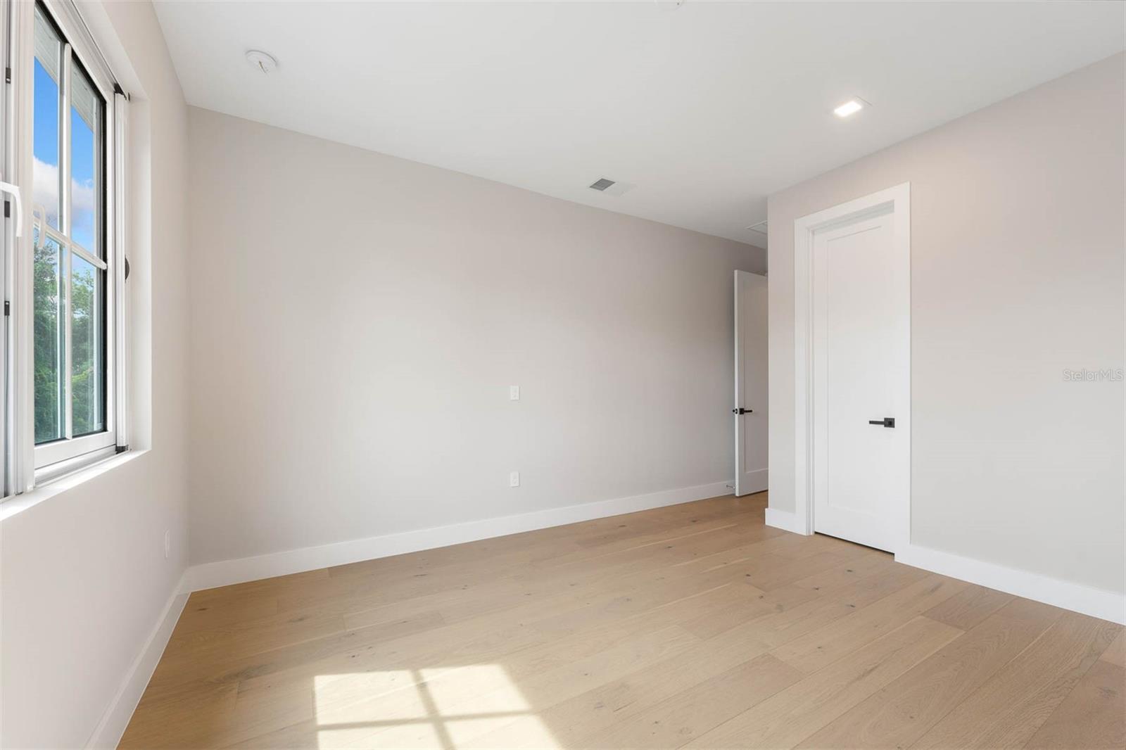 4 E SPRUCE STREET