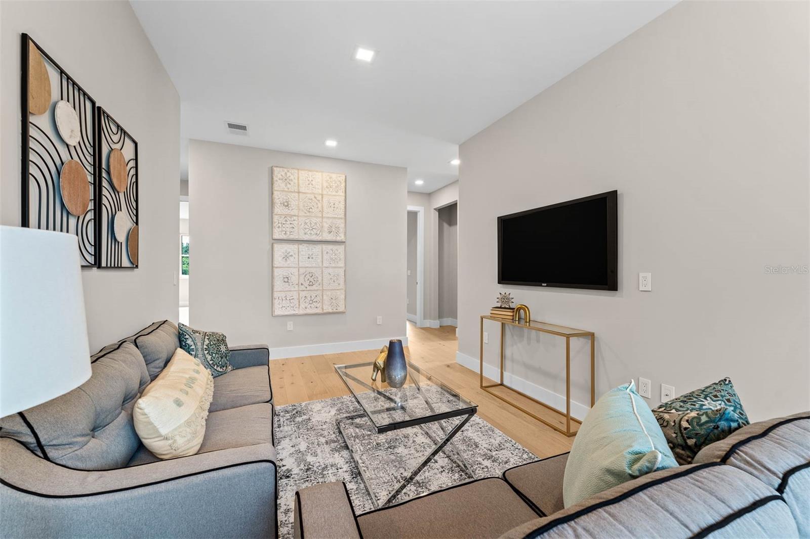 4 E SPRUCE STREET