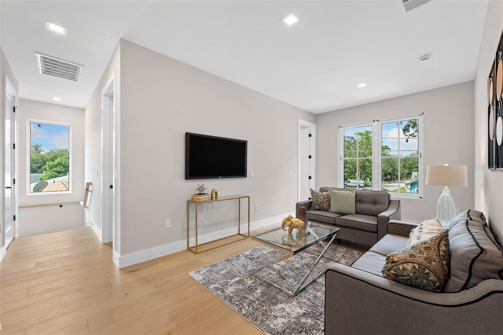 4 E SPRUCE STREET