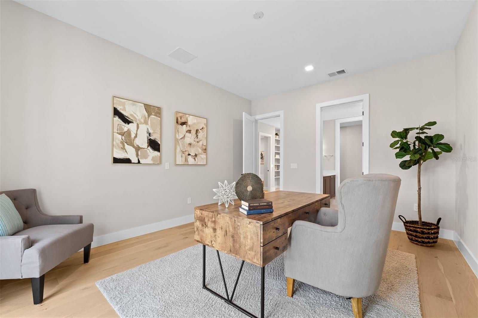 4 E SPRUCE STREET
