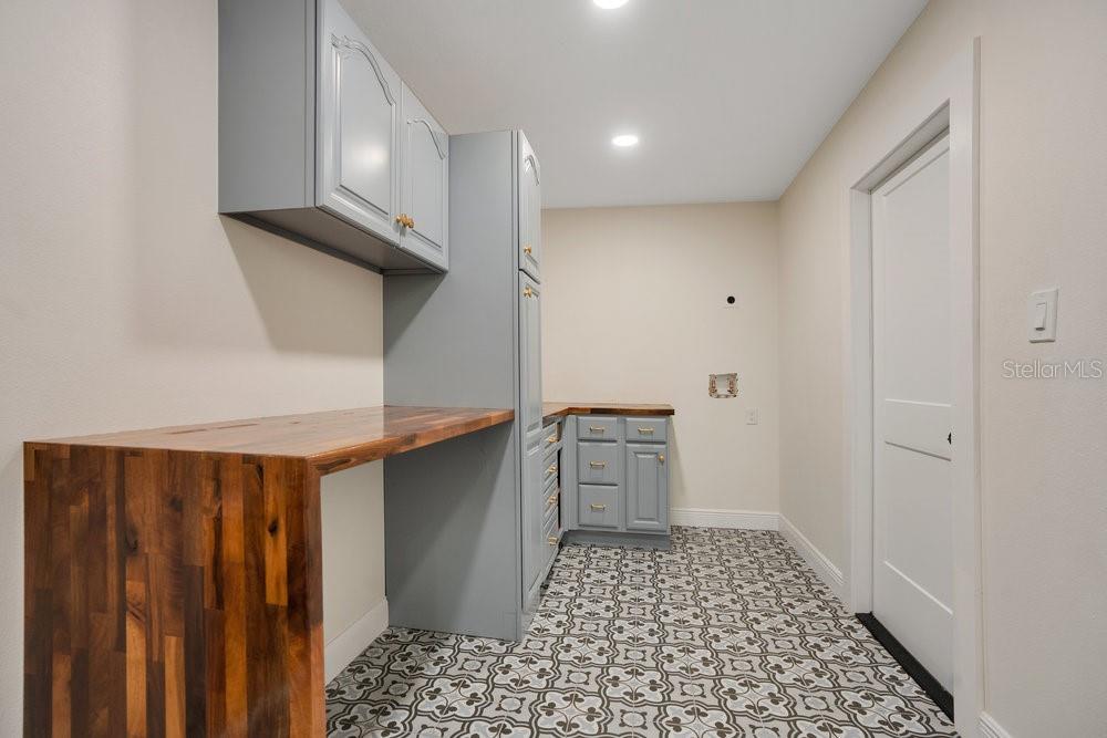 503 BROOKSIDE CIR