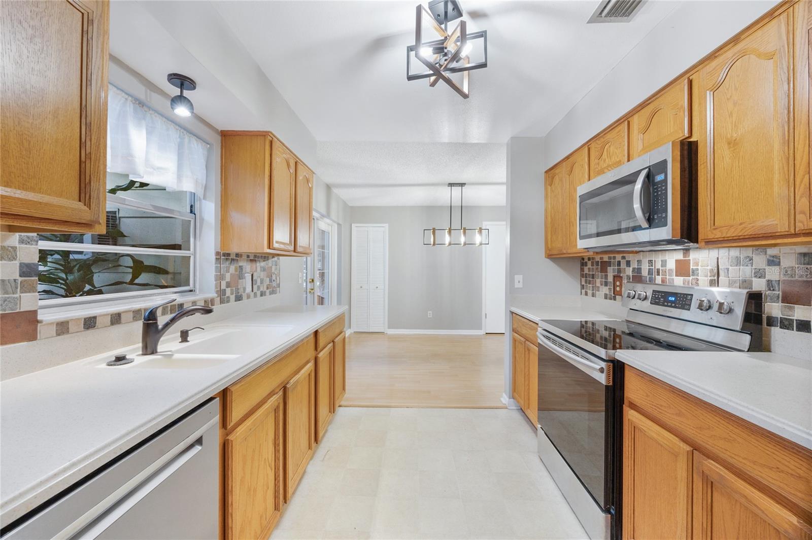 7420 BARNACLE CT