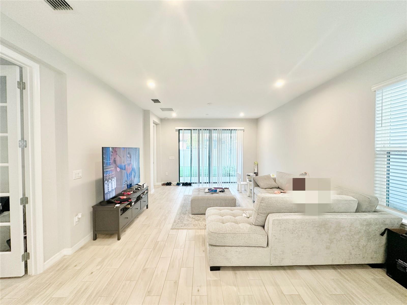 2364 KESTREL PERCH PL