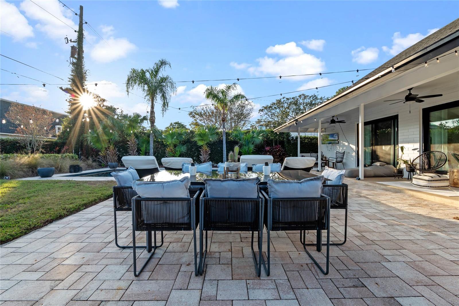 2116 ALAMEDA ST