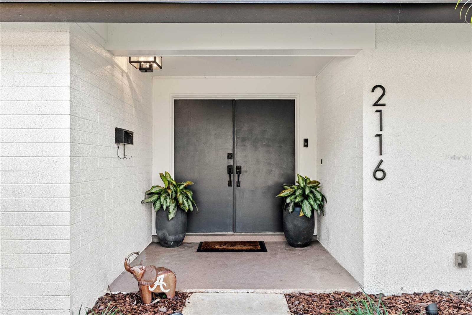 2116 ALAMEDA ST