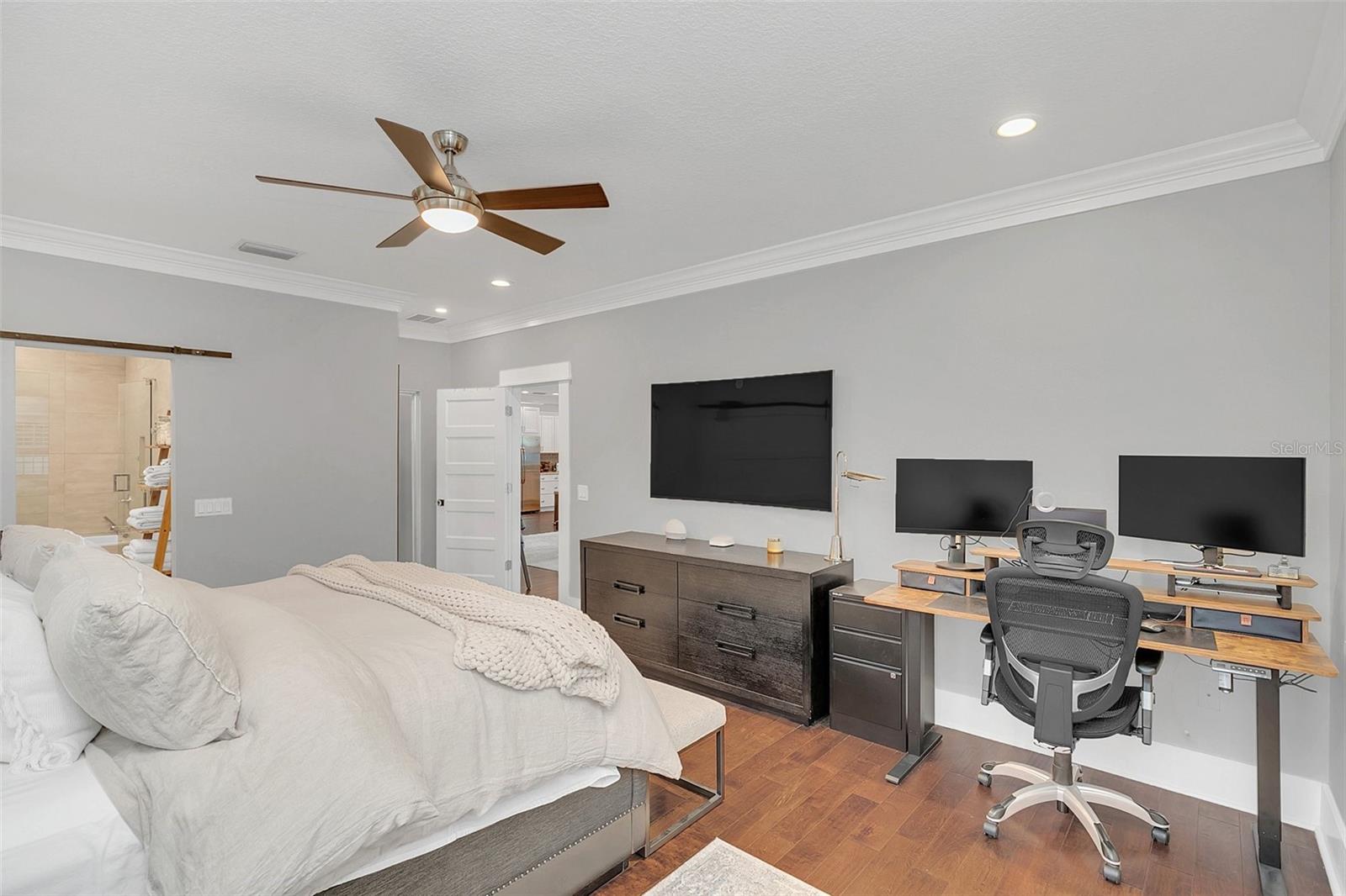 548 W KING ST