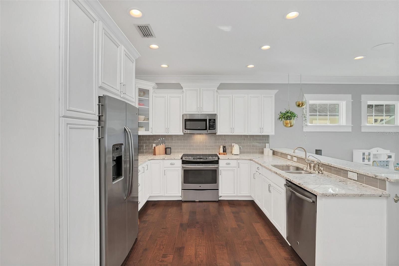 548 W KING ST