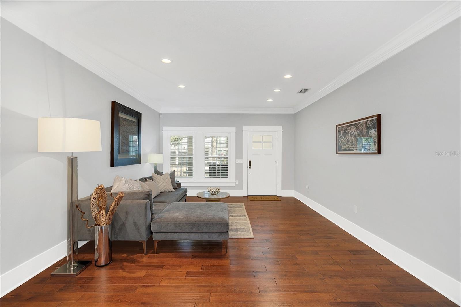 548 W KING ST