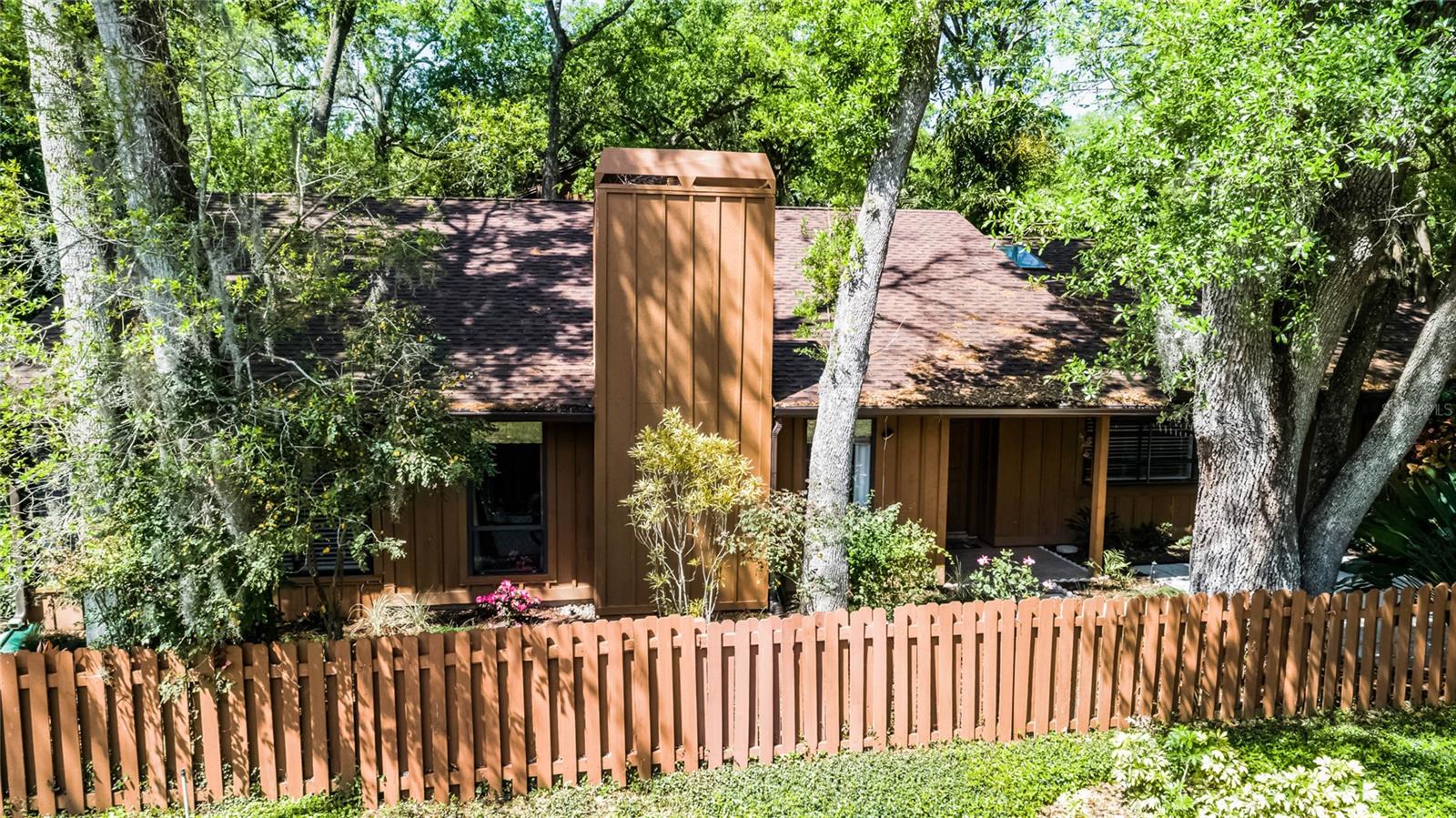 1 W VILLAGE DR