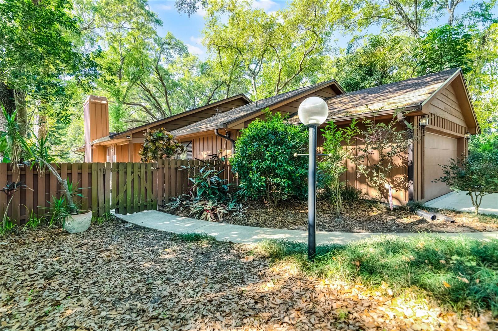 1 W VILLAGE DR
