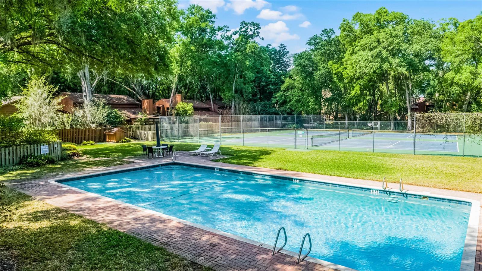 1 W VILLAGE DR