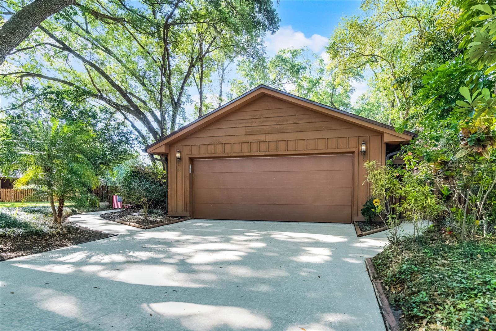 1 W VILLAGE DR