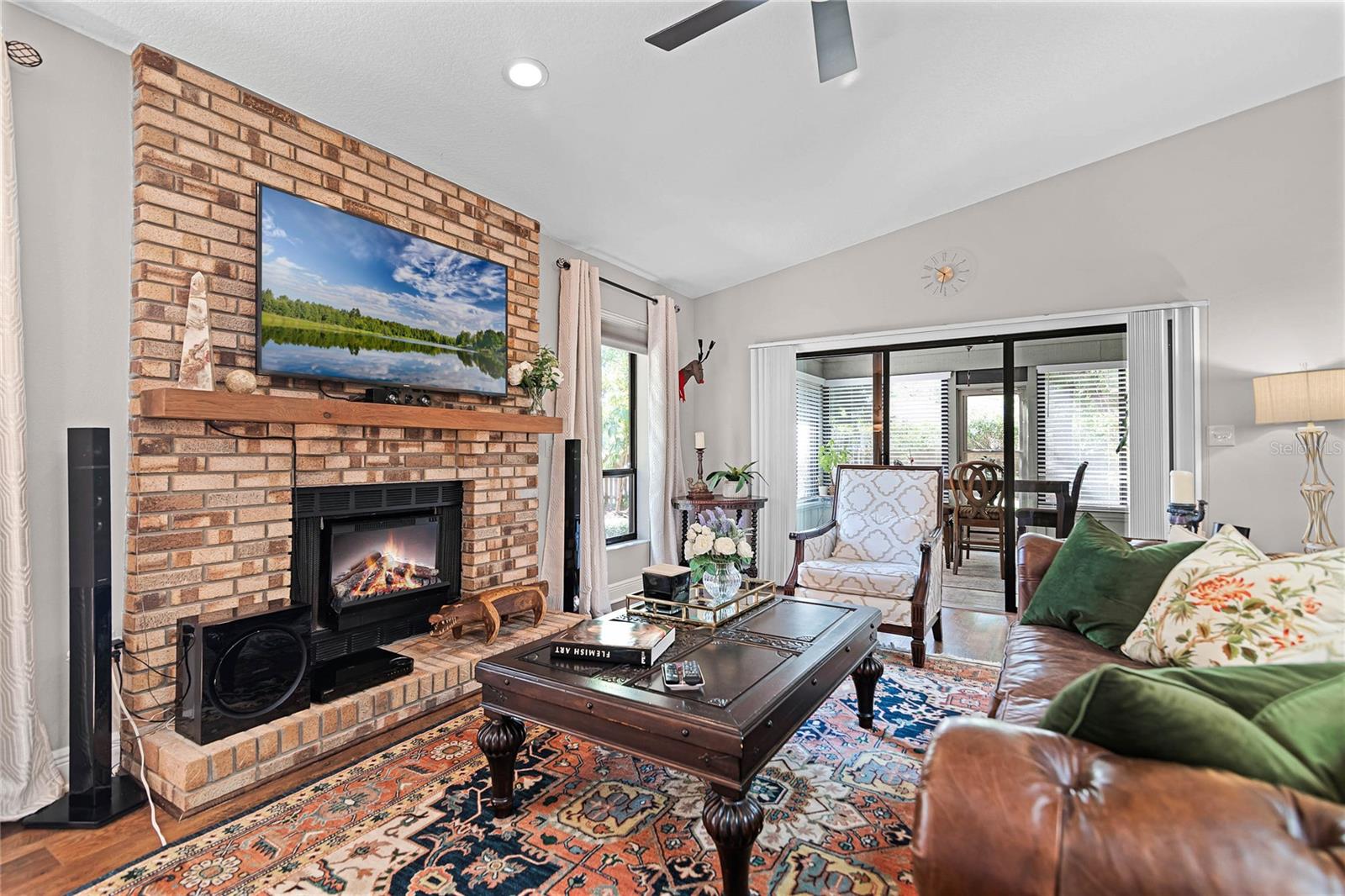 1 W VILLAGE DR