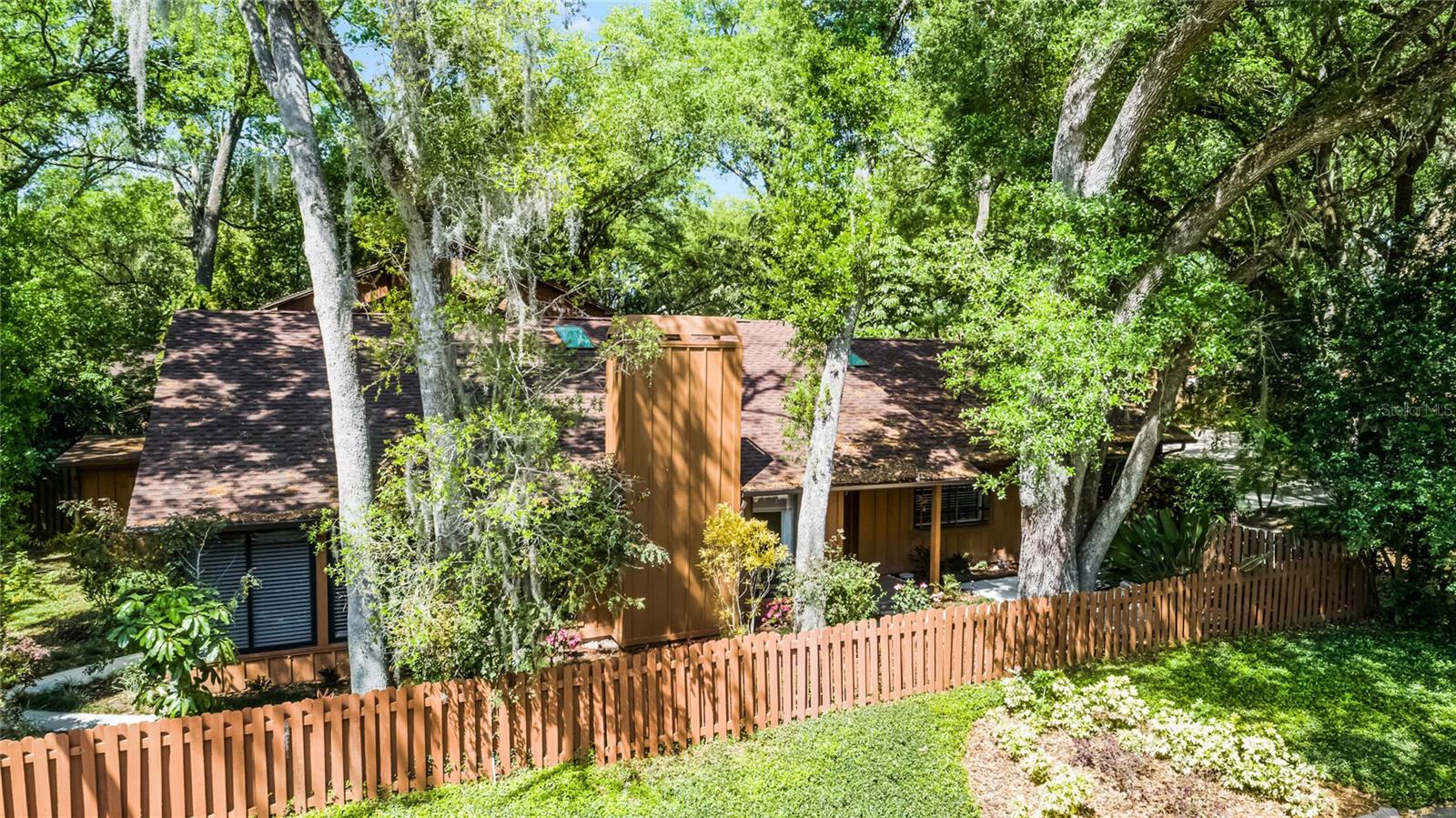 1 W VILLAGE DR