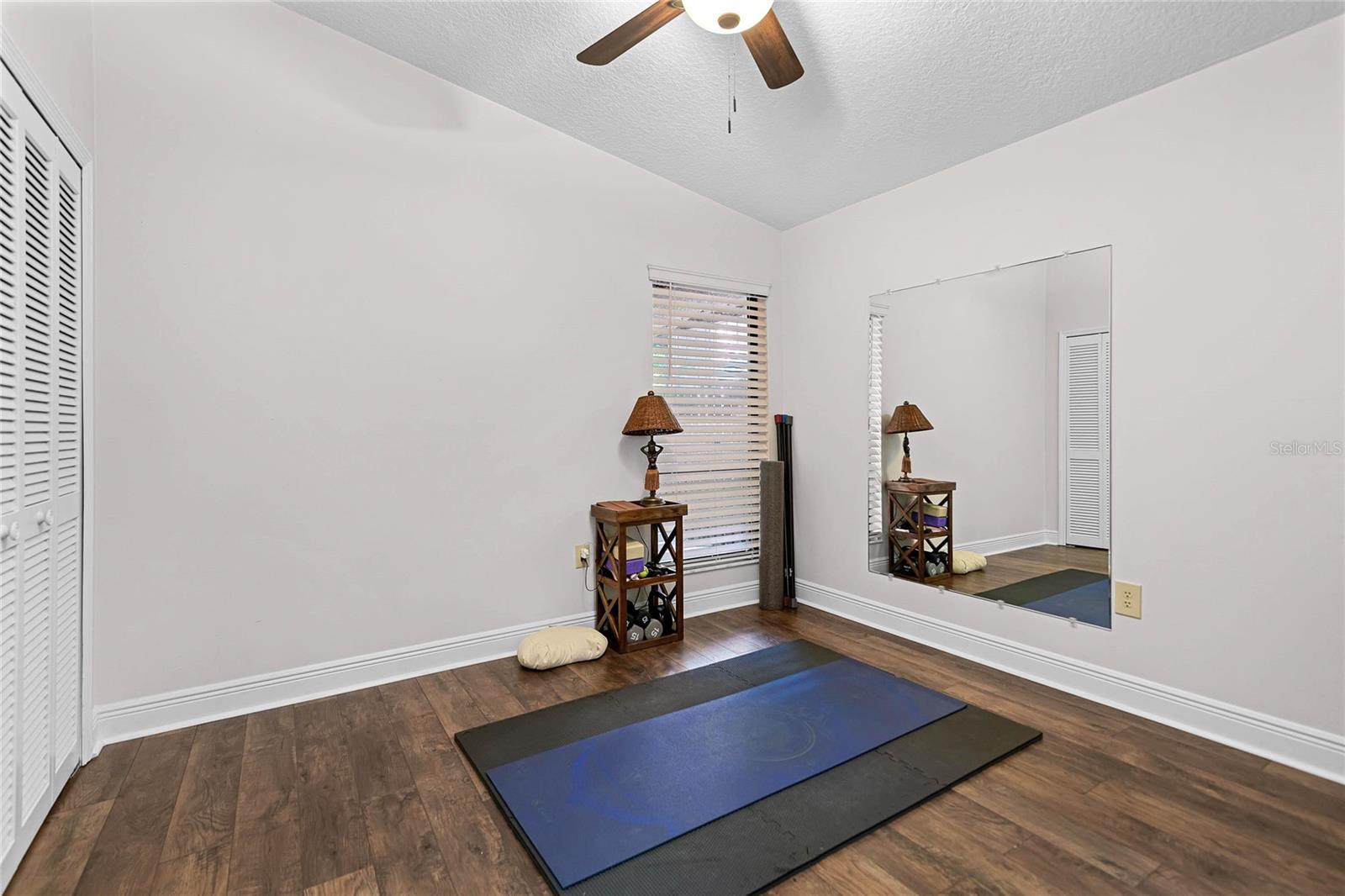 1 W VILLAGE DR