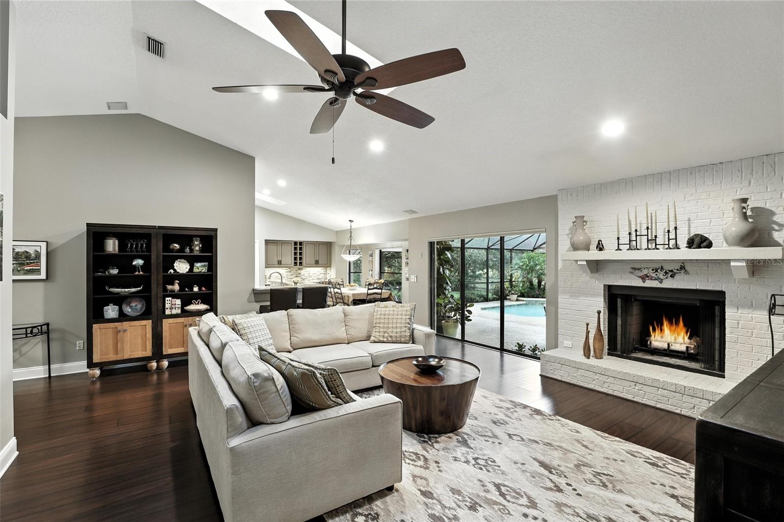 518 STEPHANIE CT