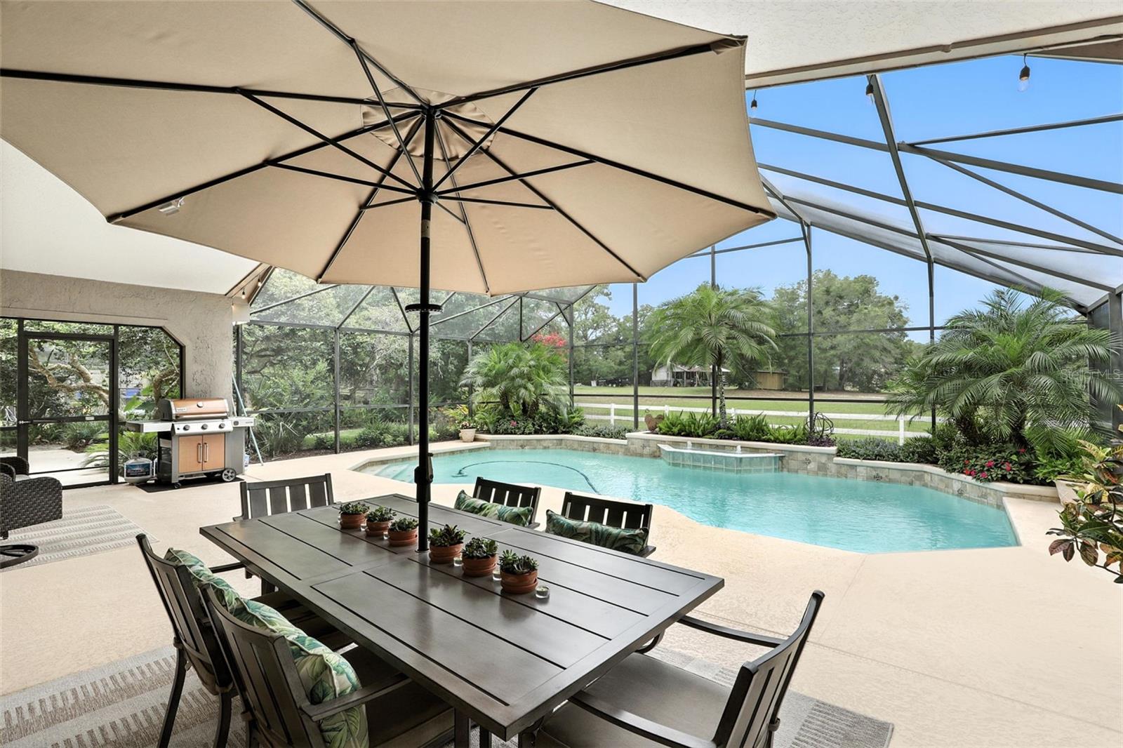 518 STEPHANIE CT