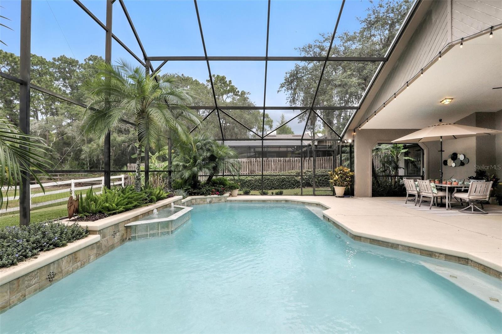 518 STEPHANIE CT