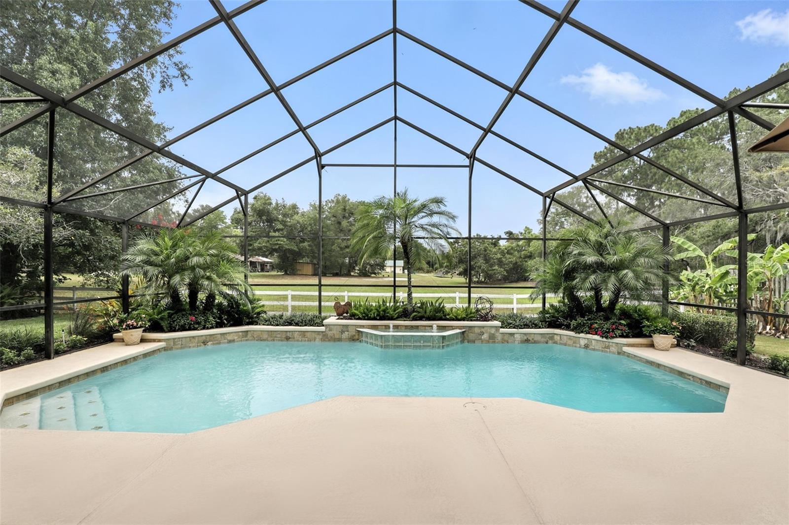 518 STEPHANIE CT