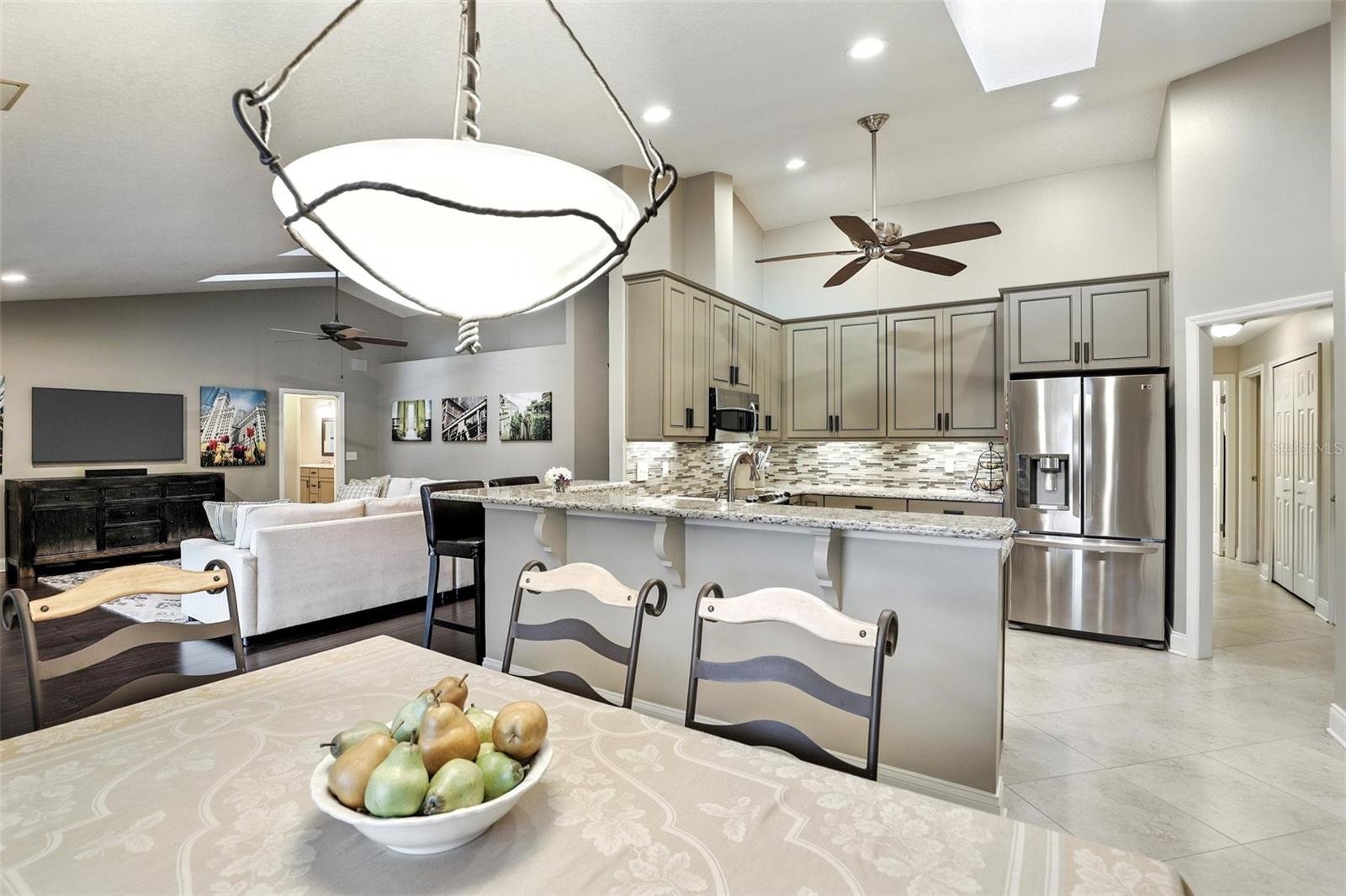 518 STEPHANIE CT
