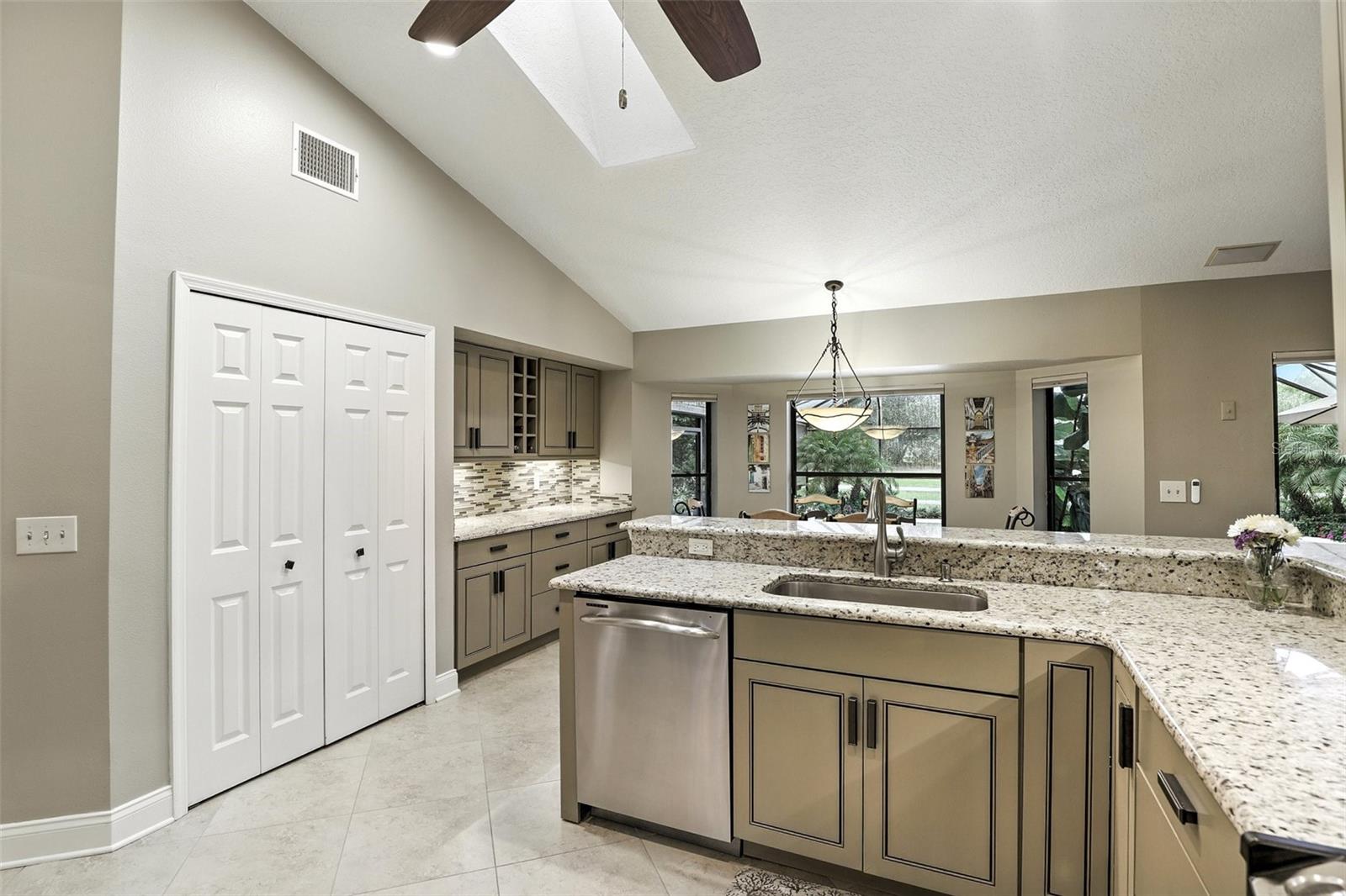 518 STEPHANIE CT