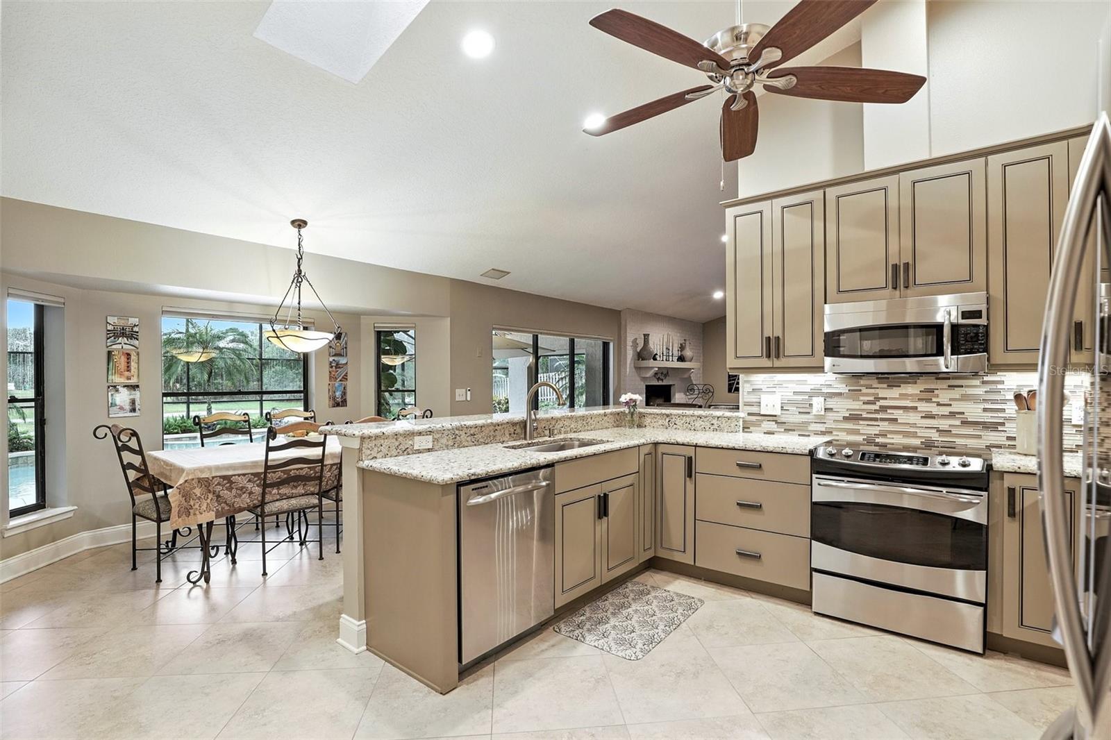 518 STEPHANIE CT