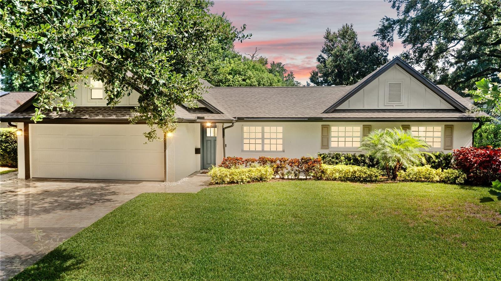 2433 WHITEHALL CIR