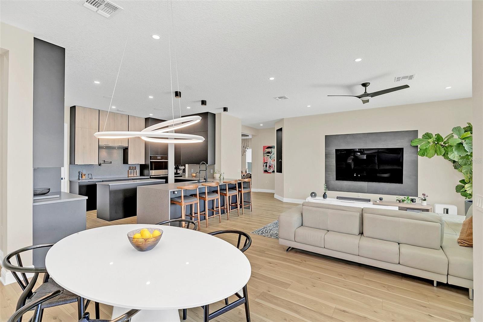 1024 WADING WATERS CIR