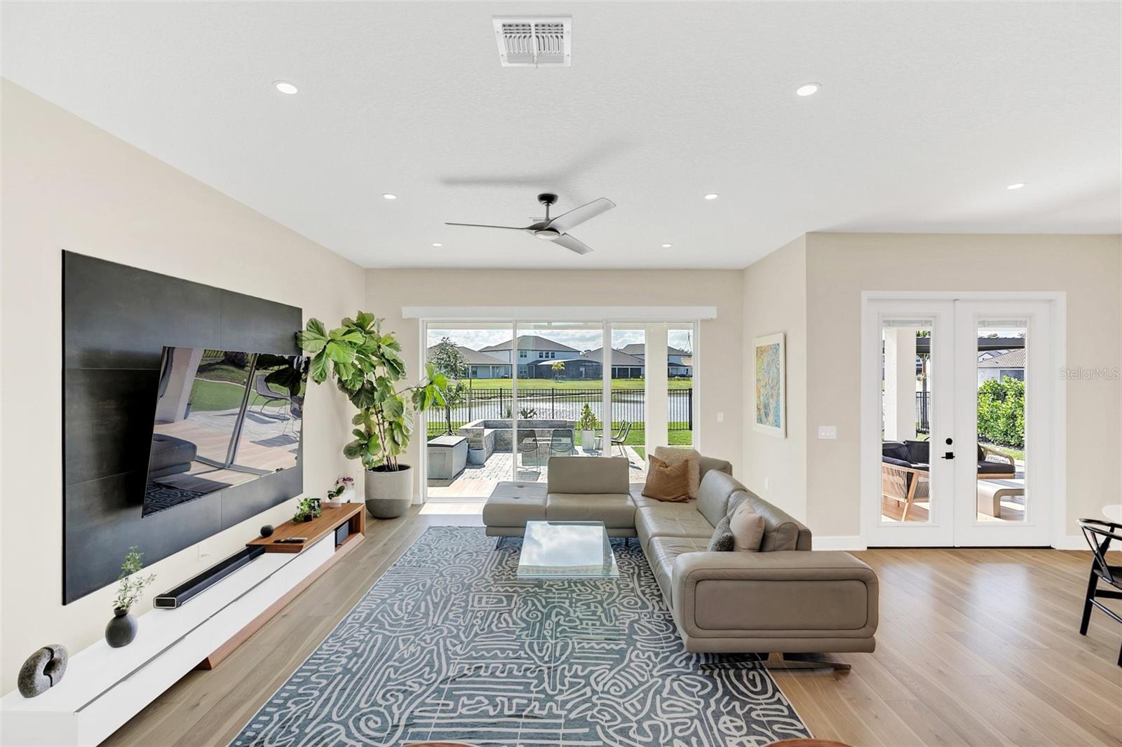 1024 WADING WATERS CIR