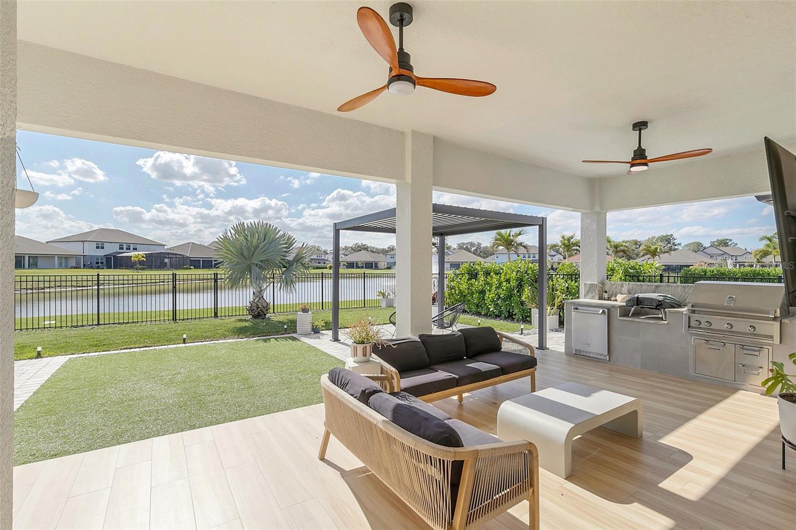 1024 WADING WATERS CIR