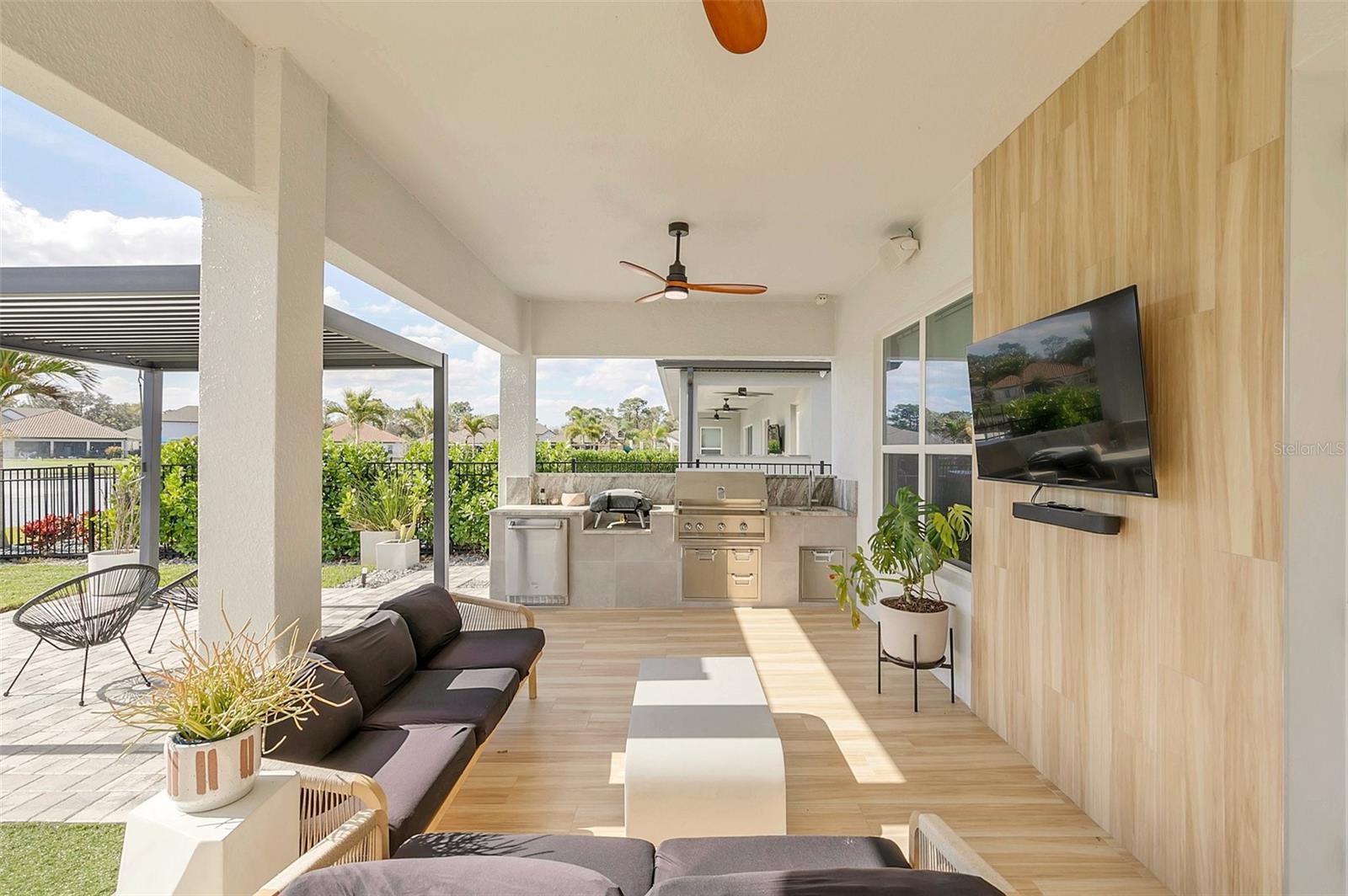 1024 WADING WATERS CIR