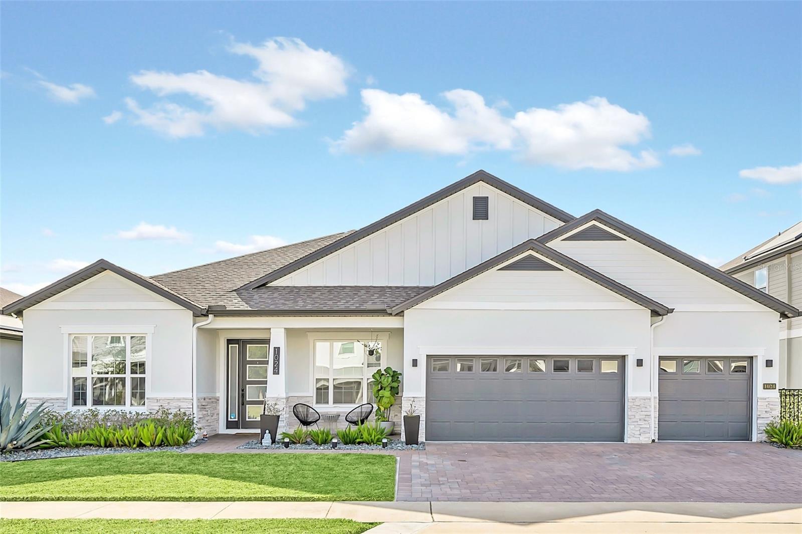 1024 WADING WATERS CIR