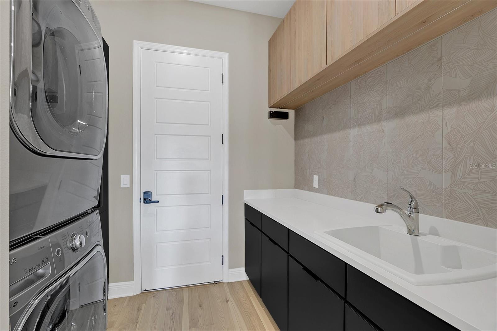 1024 WADING WATERS CIR