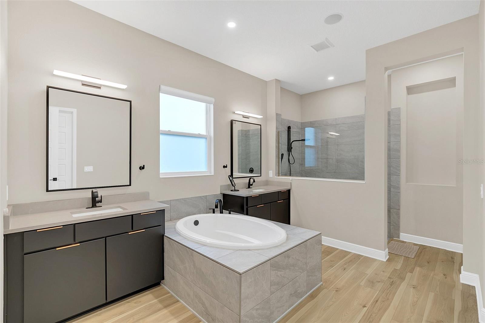 1024 WADING WATERS CIR