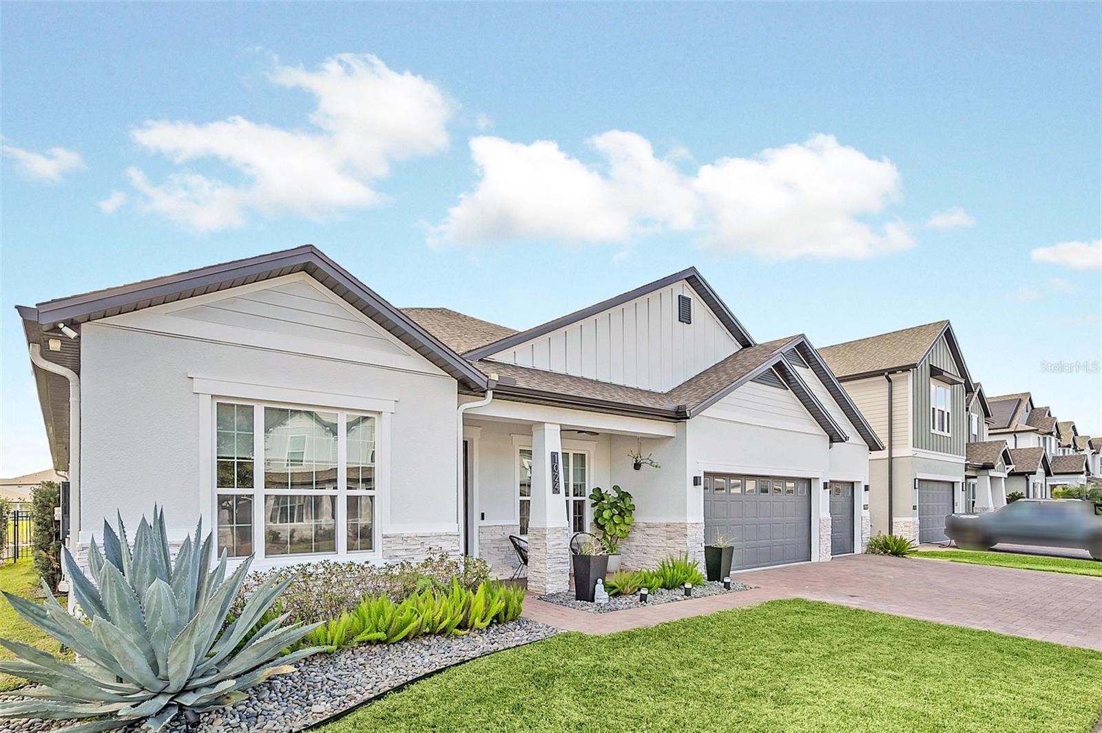 1024 WADING WATERS CIR